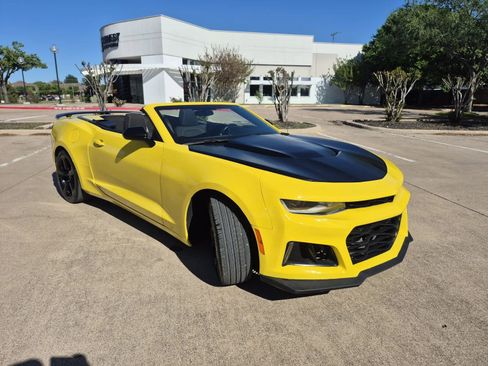 Used 2016 Chevrolet Camaro SS RWD image 5