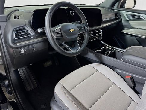Certified 2025 Chevrolet Traverse LT image 7