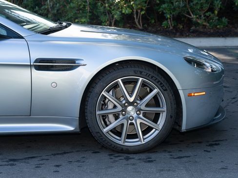 Used 2015 Aston Martin V8 Vantage GT image 25