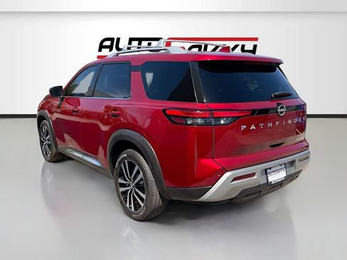 Used 2023 Nissan Pathfinder Platinum w/ Cargo Package image 5