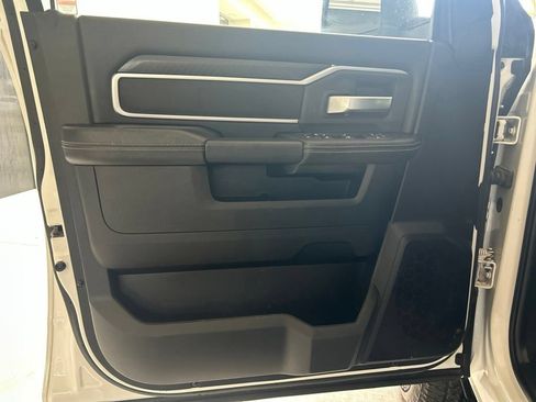 Used 2025 RAM 2500 Big Horn AWD/4WD image 38
