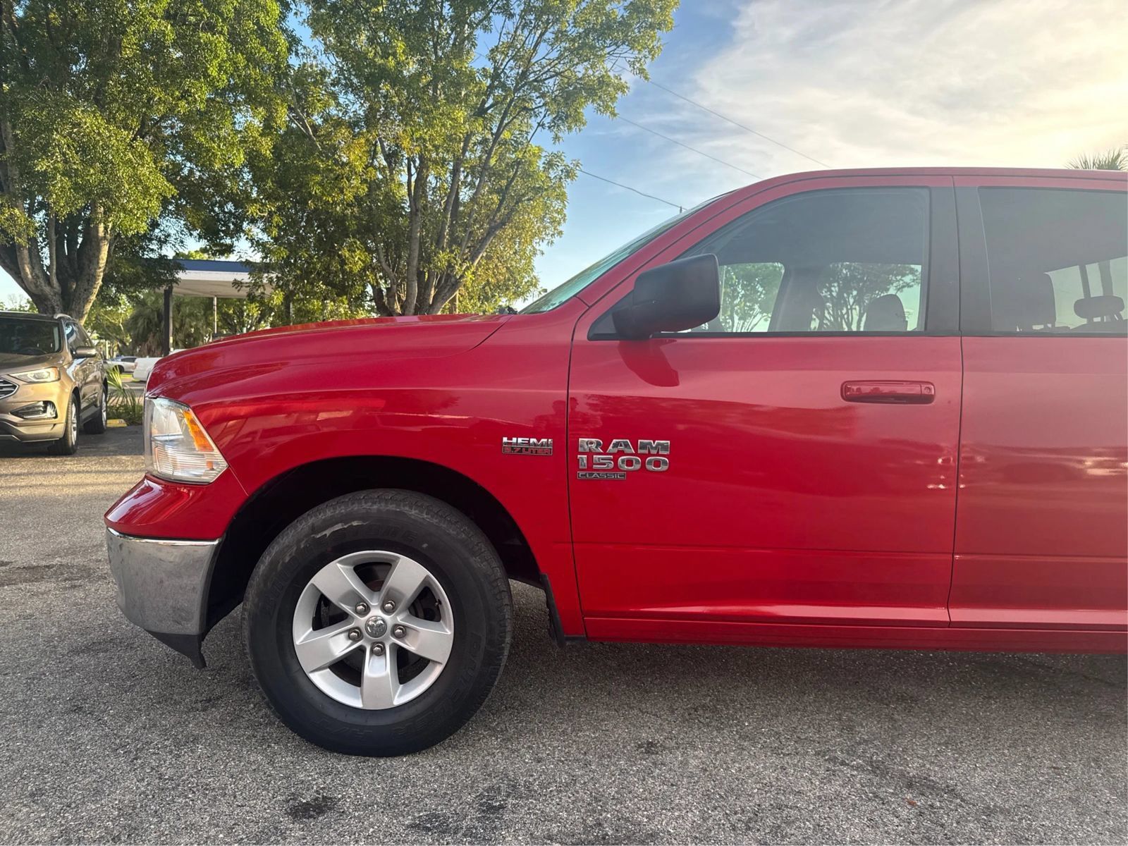 Used 2020 RAM 1500 Classic SLT RWD image 24