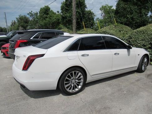 Used 2018 Cadillac CT6 Luxury AWD/4WD image 3