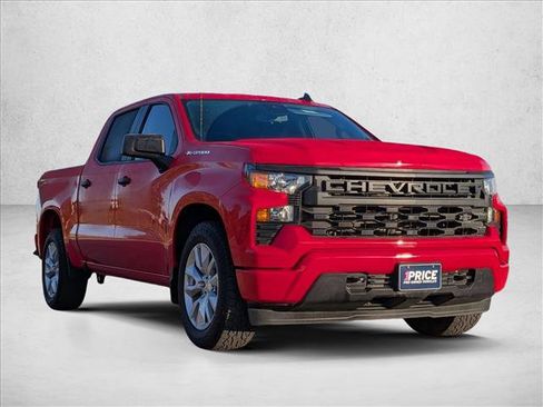 Used 2023 Chevrolet Silverado 1500 Custom image 3