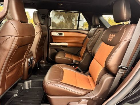 Used 2021 Ford Explorer King Ranch w/ Premium Technology Package image 12