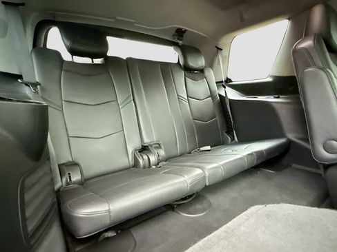Used 2018 Cadillac Escalade Premium Luxury AWD/4WD image 30
