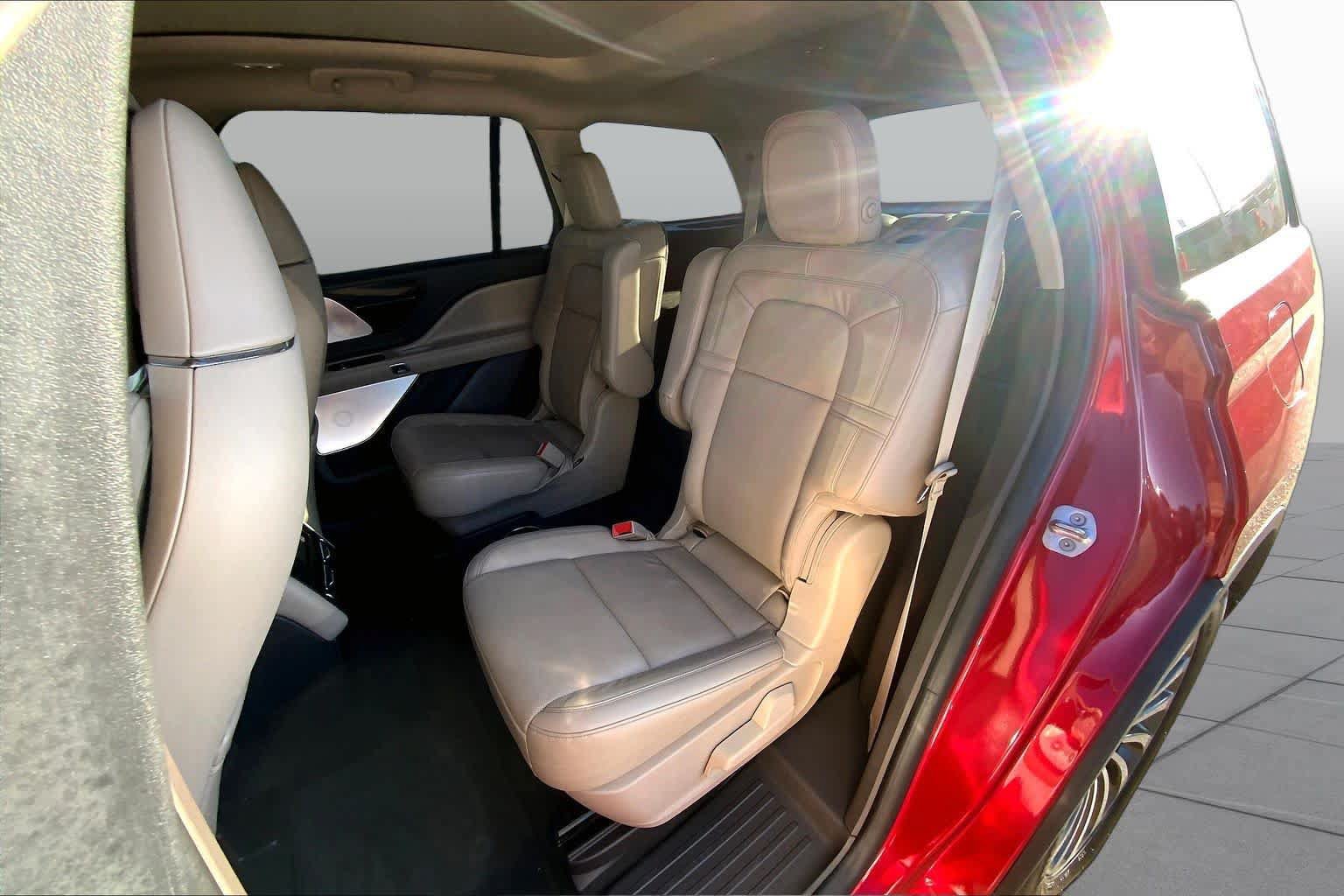 Used 2020 Lincoln Aviator Reserve w/ Equipment Group 201A RWD image 21