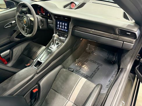 Certified 2018 Porsche 911 GT3 RWD image 13