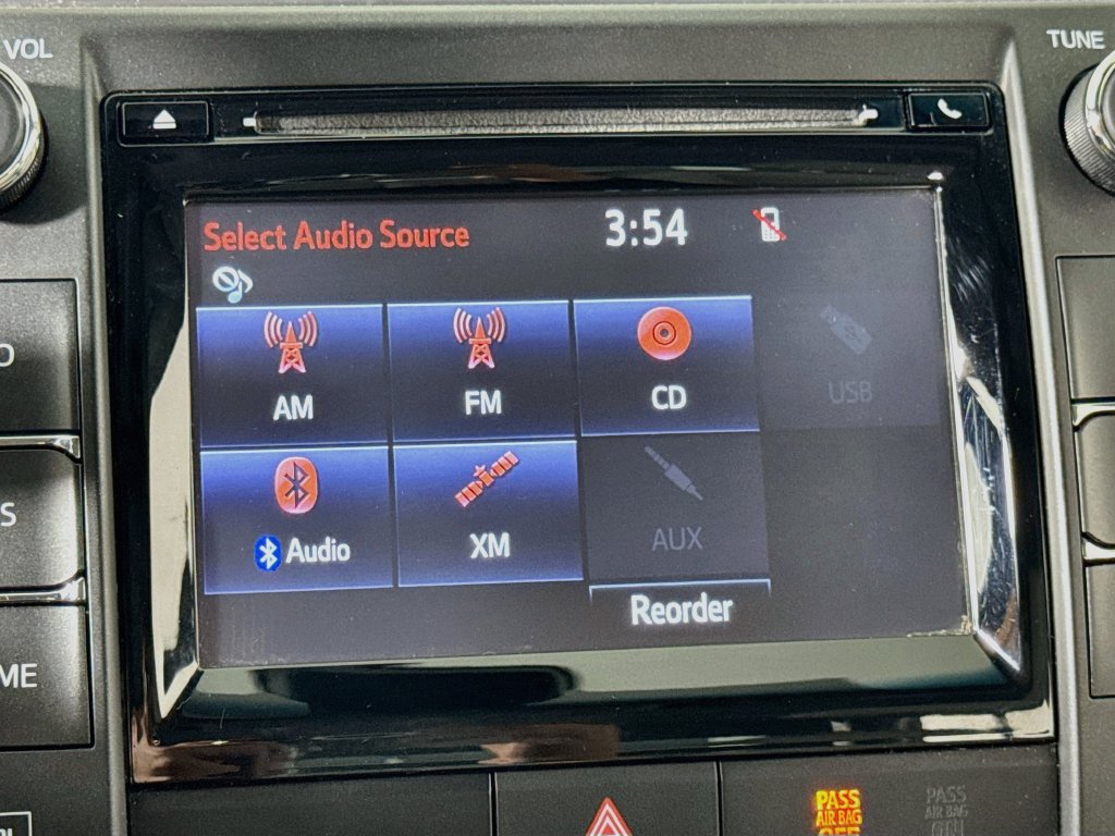 Used 2015 Toyota Camry XLE w/ Moonroof Package FWD image 23