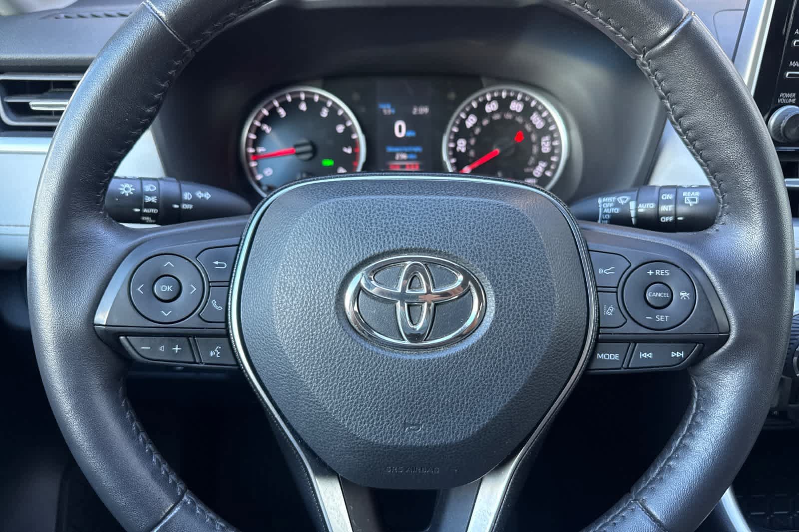 Used 2021 Toyota RAV4 XLE Premium AWD/4WD image 25