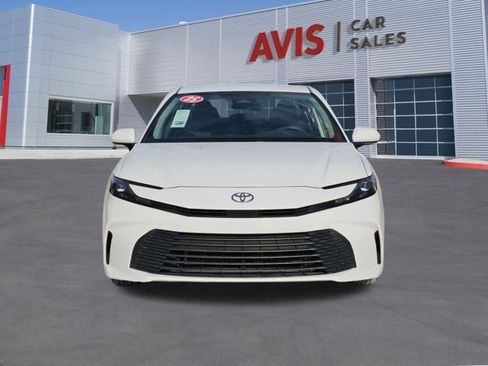 Used 2025 Toyota Camry LE image 2