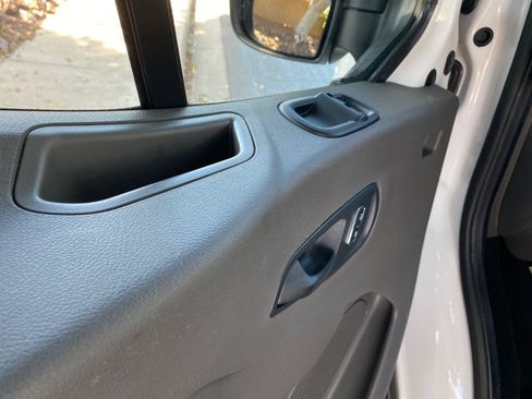 Used 2024 Ford Transit 350 XLT RWD image 24