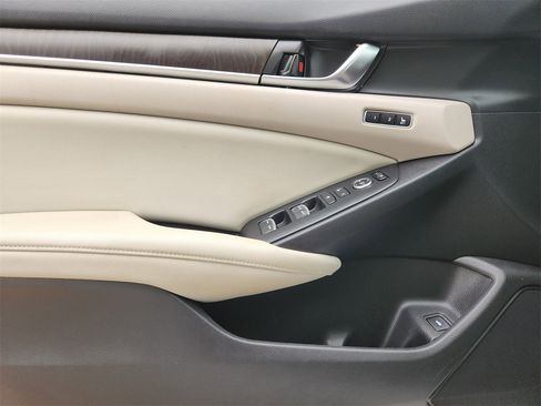 Certified 2018 Honda Accord Touring image 22