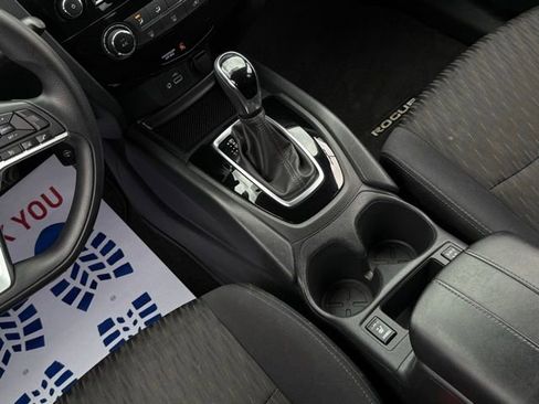 Used 2019 Nissan Rogue S image 29