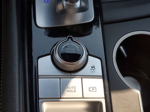 Used 2023 Genesis G70 2.0T image 29