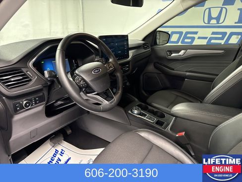 Used 2024 Ford Escape SE image 27