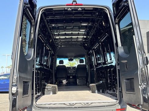 Used 2024 Mercedes-Benz Sprinter 3500 image 28