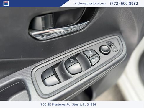 Used 2020 Nissan Versa SV FWD image 10
