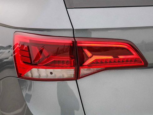 Used 2022 Volkswagen Taos SE image 9