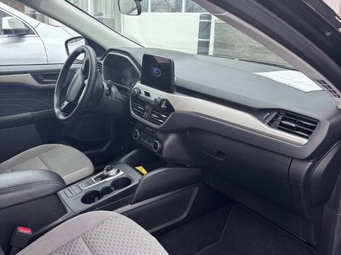 Used 2022 Ford Escape SE w/ Cold Weather Package AWD/4WD image 4