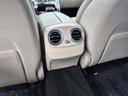 Used 2019 Mercedes-Benz E 300 image 17