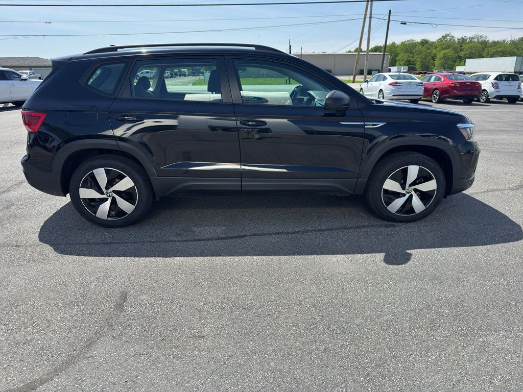 Used 2024 Volkswagen Taos S AWD/4WD image 2