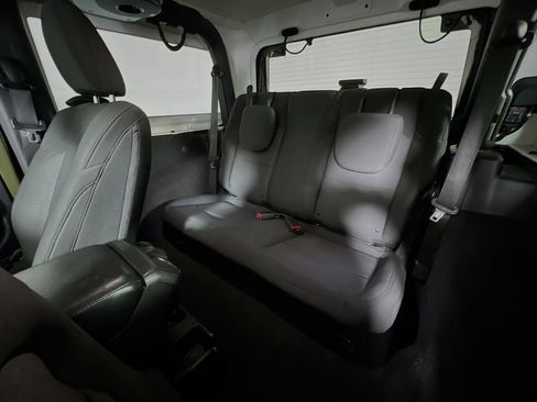 Used 2021 Jeep Wrangler Sport image 29