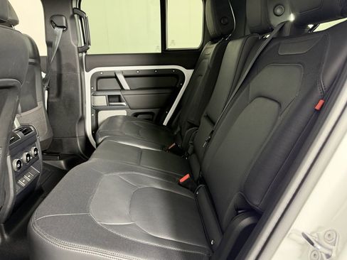 Used 2024 Land Rover Defender 130 X-Dynamic SE image 26