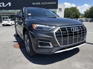 Used 2023 Audi Q5 2.0T Premium w/ Convenience Package AWD/4WD video 1