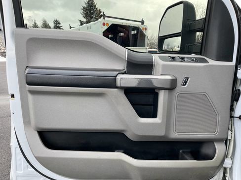 Used 2017 Ford F350 XLT w/ XLT Value Package image 9