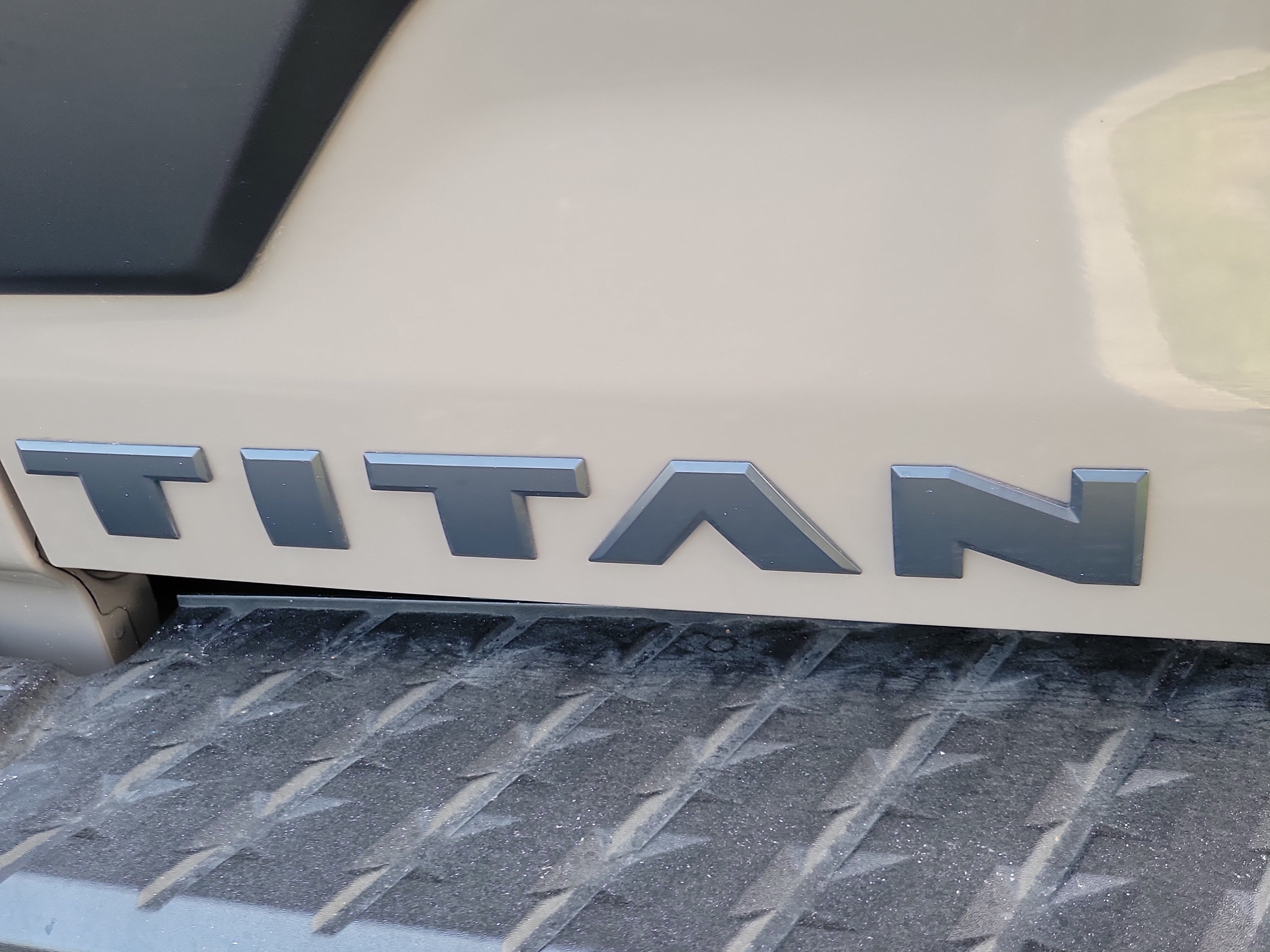 Used 2024 Nissan Titan PRO-4X w/ Pro-4x Convenience Package AWD/4WD image 23