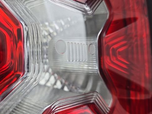 Used 2023 Jeep Renegade Latitude image 11