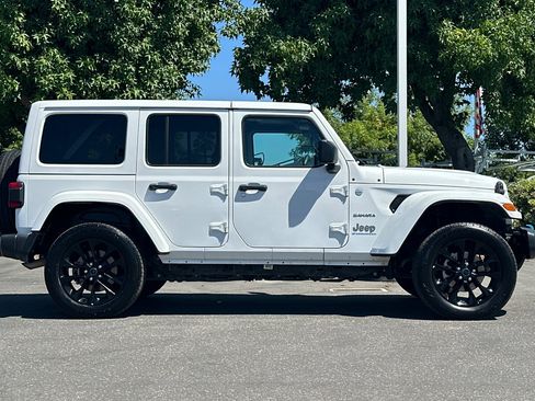 Certified 2024 Jeep Wrangler Unlimited Sahara AWD/4WD image 3