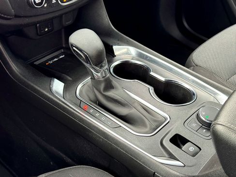 Used 2023 Chevrolet Traverse LT image 26