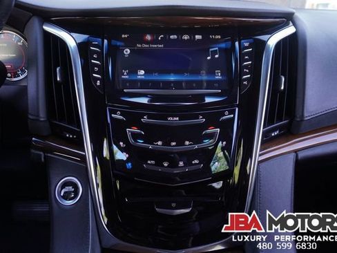 Used 2018 Cadillac Escalade Premium Luxury AWD/4WD image 23