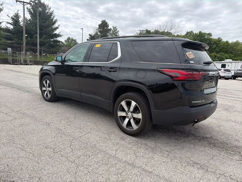 Used 2022 Chevrolet Traverse LT w/ LT Premium Package AWD/4WD image 8