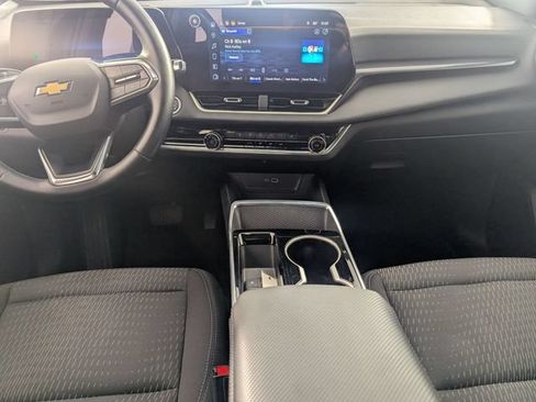 Used 2025 Chevrolet Equinox LT FWD image 23