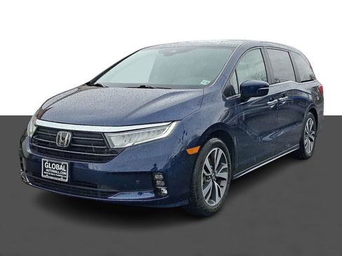 Used 2024 Honda Odyssey Touring image 3