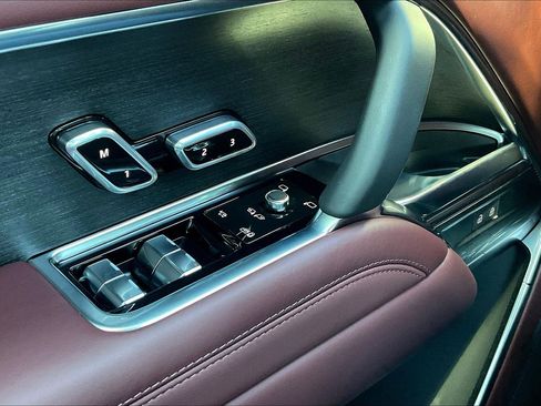 New 2026 Land Rover Range Rover SE image 22