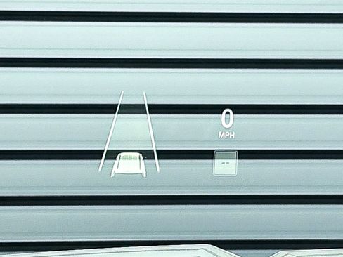 Used 2021 GMC Yukon Denali w/ Denali Premium Package image 6