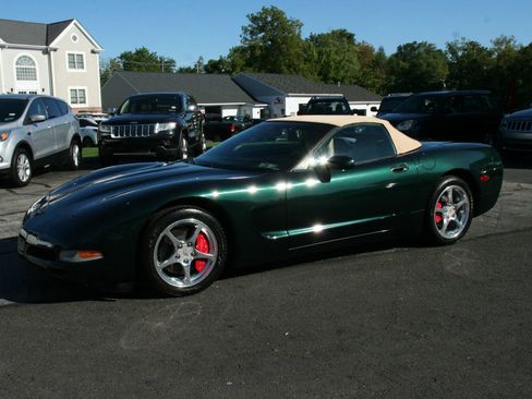 Used 2001 Chevrolet Corvette Convertible w/ Preferred Equipment Group2 image 18