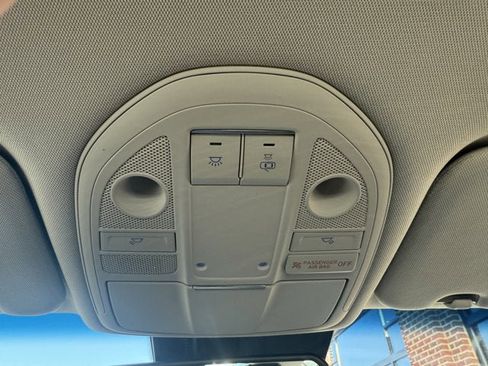 Used 2019 Genesis G70 3.3T Advanced image 28