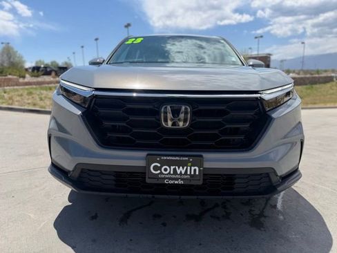 Used 2023 Honda CR-V LX image 3