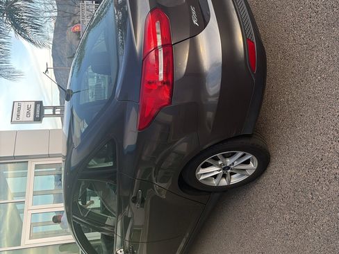 Used 2016 Ford Focus SE image 2