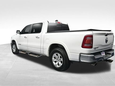 Used 2019 RAM 1500 Laramie AWD/4WD image 3