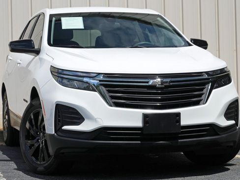 Used 2024 Chevrolet Equinox LS w/ LS Convenience Package AWD/4WD image 2