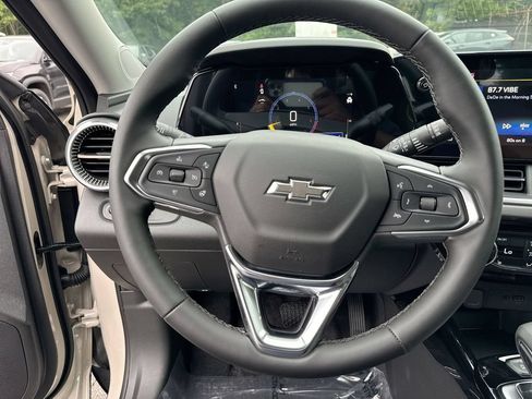 Used 2026 Chevrolet Trax ACTIV w/ Driver Confidence Package FWD image 16
