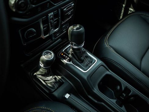 New 2026 Jeep Wrangler Unlimited Sahara AWD/4WD image 26