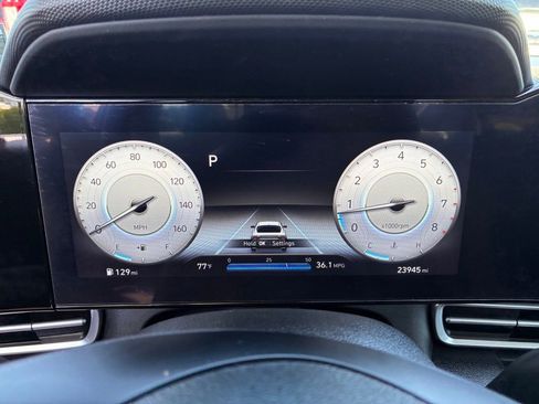 Used 2023 Hyundai Elantra SEL w/ Convenience Package FWD image 25