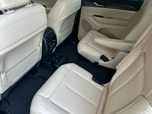 New 2025 Jeep Grand Cherokee L Limited w/ Luxury Tech Group II image 12